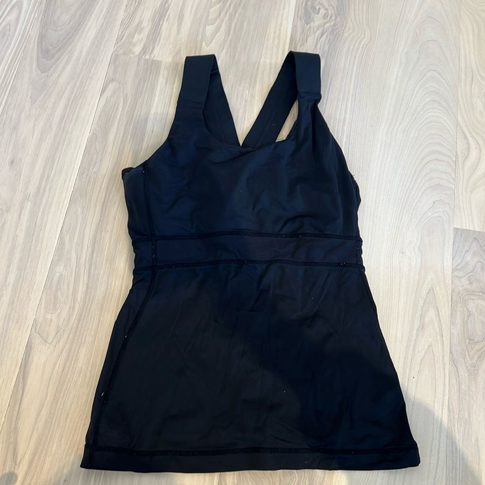 Lululemon black tank with built in sports bra